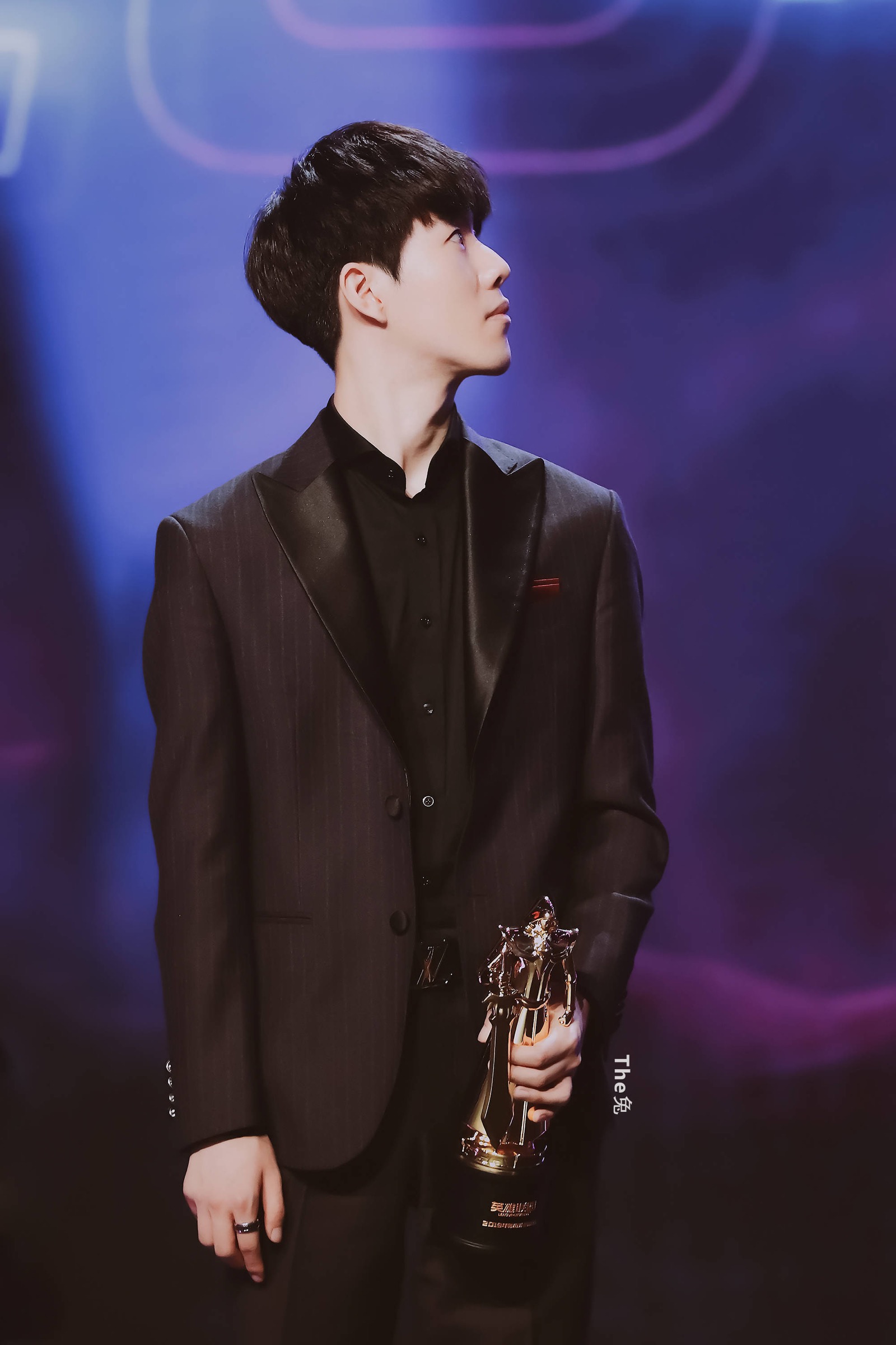 并挖掘出背 并挖掘出背