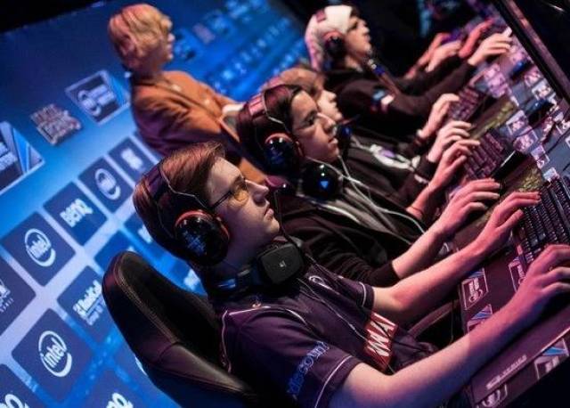 喜上加喜，伊萨克纽卡生涯百场里程碑之战破门.