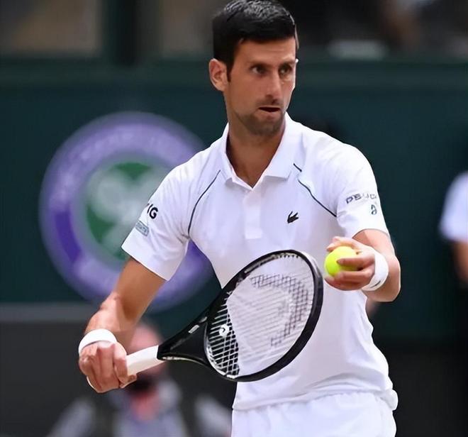 梅开二度，费兰社媒晒庆祝照：这次梅开二度✌️🦈.